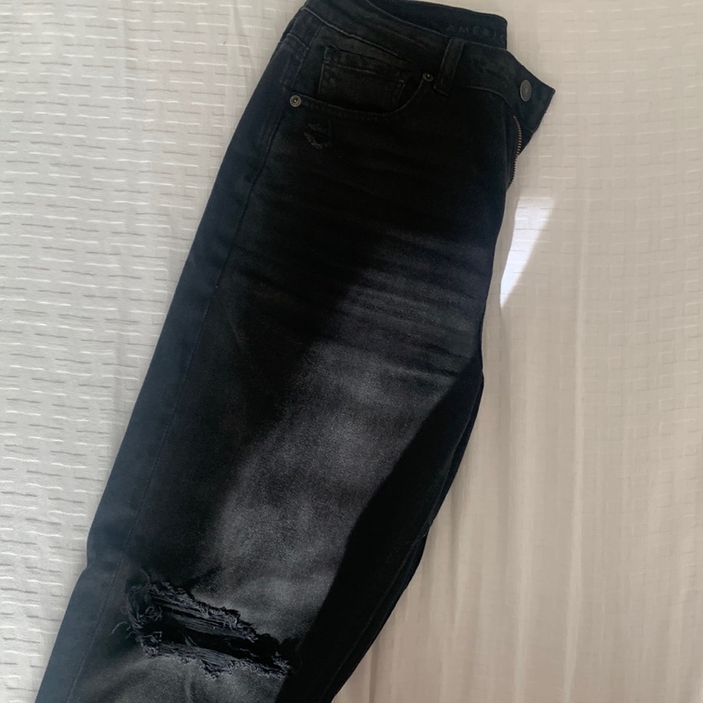 American Eagle jeans size 8, short, mom Jean